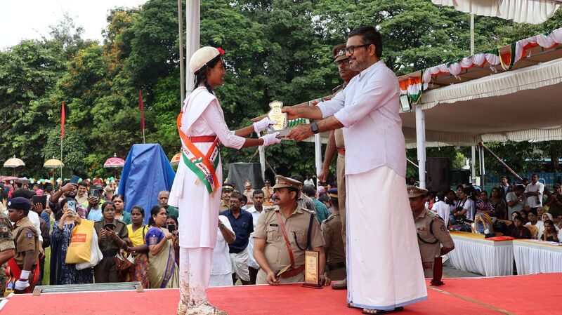 പ്രമാണം:21060 khs independence day23 .jpg