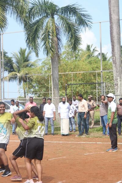 പ്രമാണം:26067 Handball 5.resized.rotated.rotated.JPG