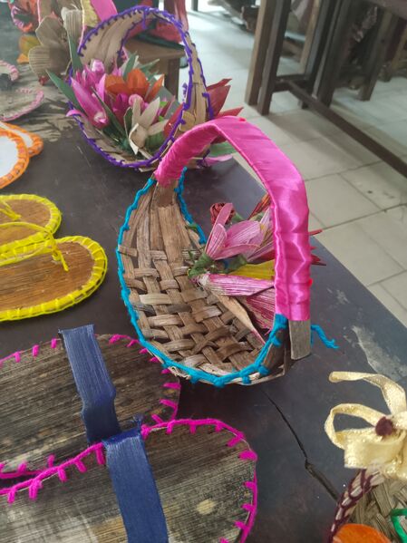 പ്രമാണം:27009 craft2.jpeg