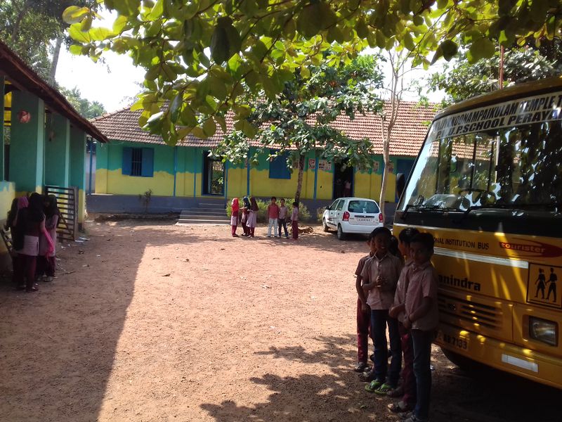 പ്രമാണം:41553 school photo.jpg