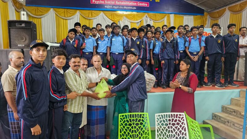 പ്രമാണം:43015 santhi.jpg