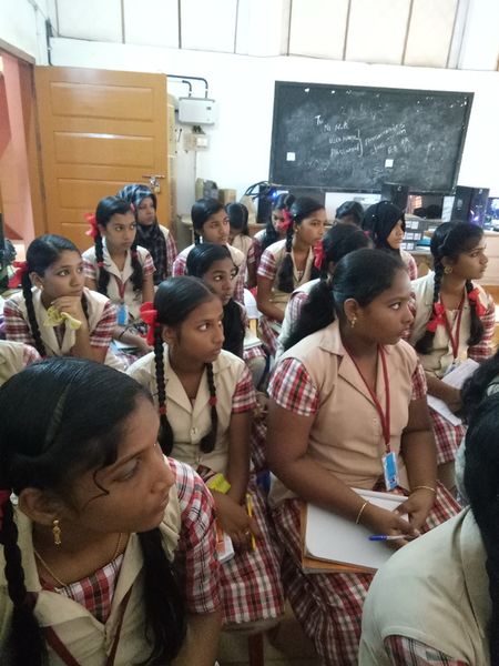 പ്രമാണം:44003 it 4.jpg