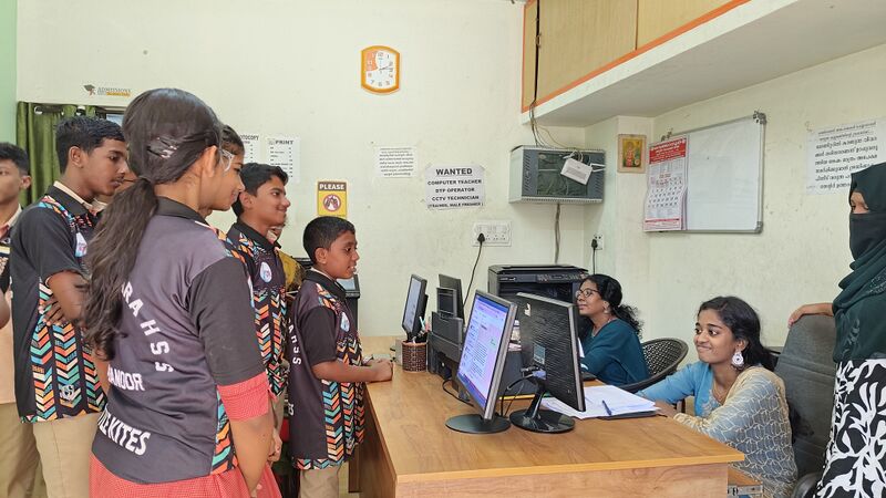 പ്രമാണം:44046 lk25 social3.jpg