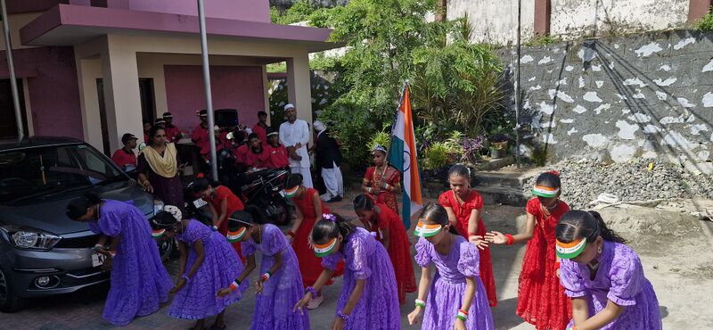 പ്രമാണം:44223 inde 25 dance.jpg