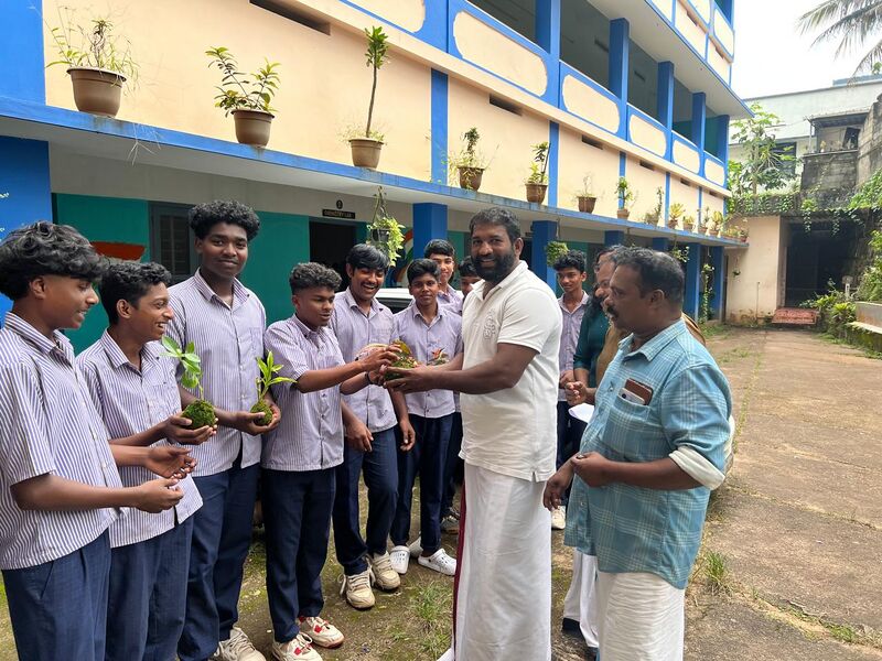 പ്രമാണം:BS TVM 44066 91c.jpeg