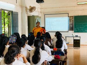 13100 hightech class.jpeg