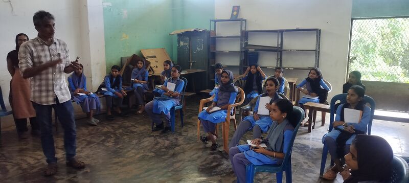 പ്രമാണം:18660 CHQuiz.jpg