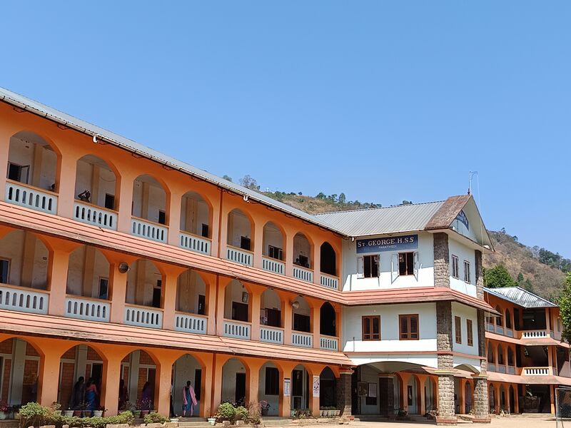 പ്രമാണം:29042 school image.jpg