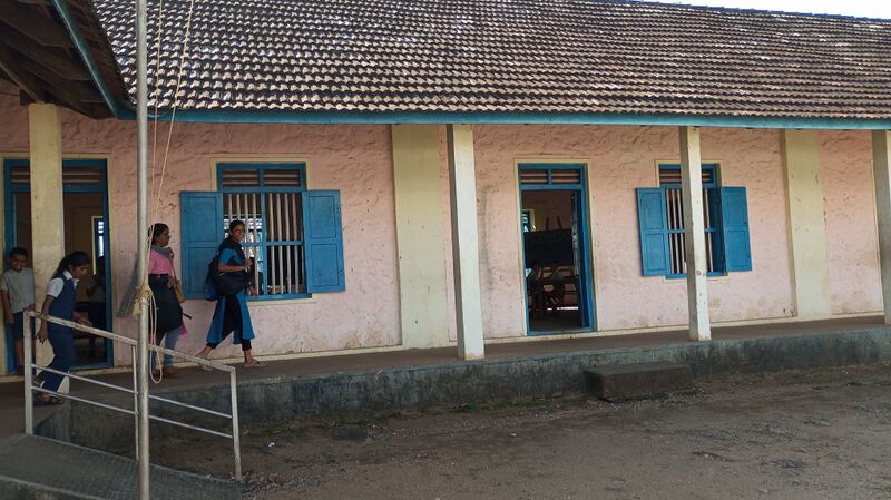 പ്രമാണം:30046 school front.jpg