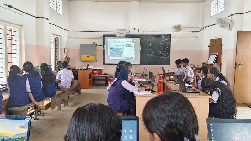 പ്രമാണം:32037 preliminary camp2.jpg