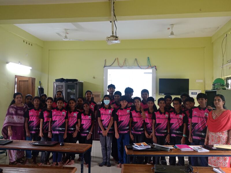 പ്രമാണം:36065 LK Batch 25-28.jpg