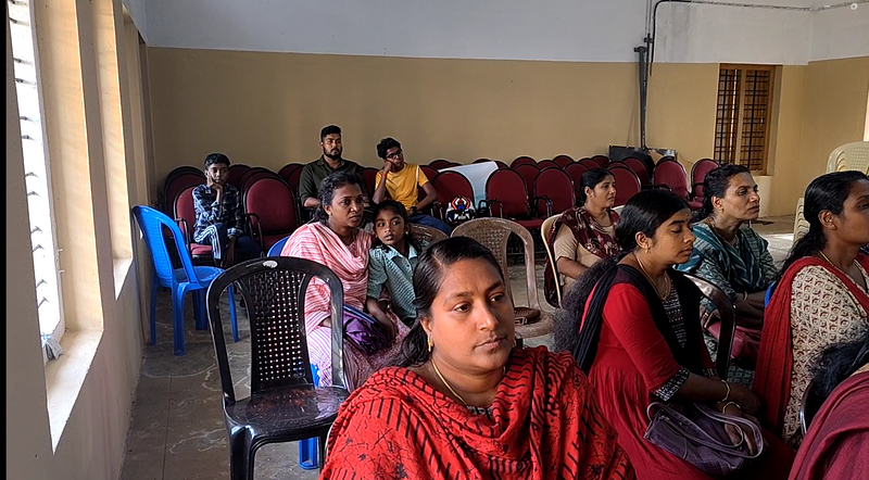 പ്രമാണം:38004 parents.png