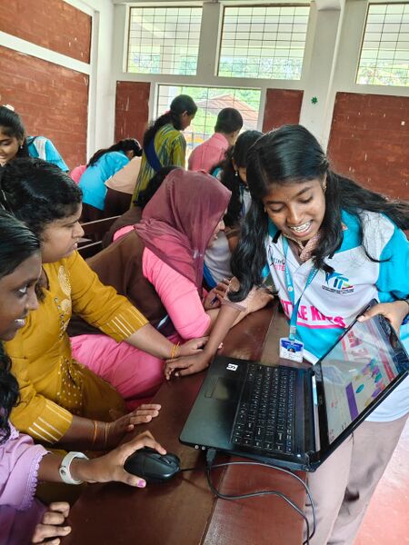 പ്രമാണം:40031 LK2025-28 BUDS SCHOOL VISIT1.jpg