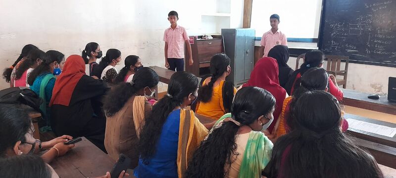 പ്രമാണം:12044 LK9.jpg