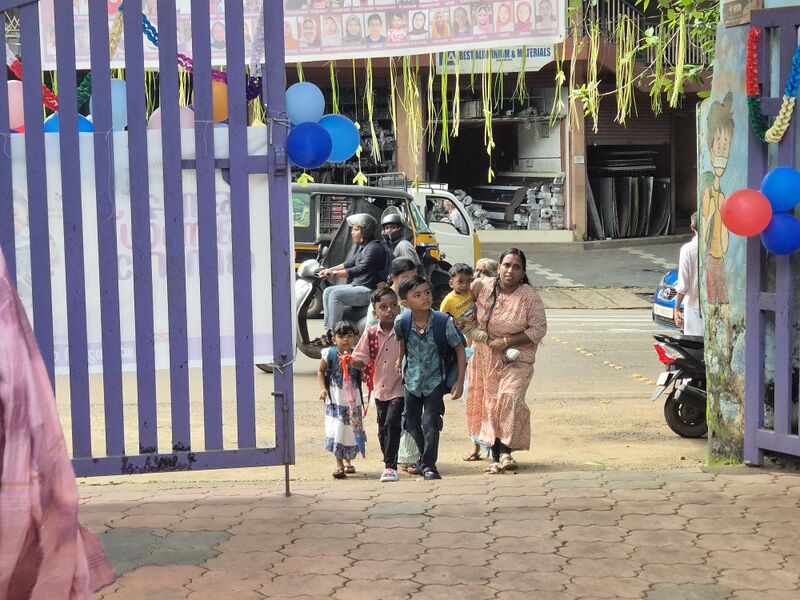 പ്രമാണം:19866 MLP PRAVESANOLSAVAM5.jpg