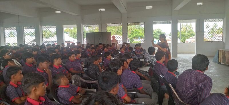 പ്രമാണം:21060 khs personality1.jpg