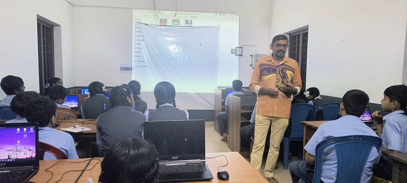 പ്രമാണം:23062 GVHSSPUTHENCHIRA PRE CAMP.jpeg