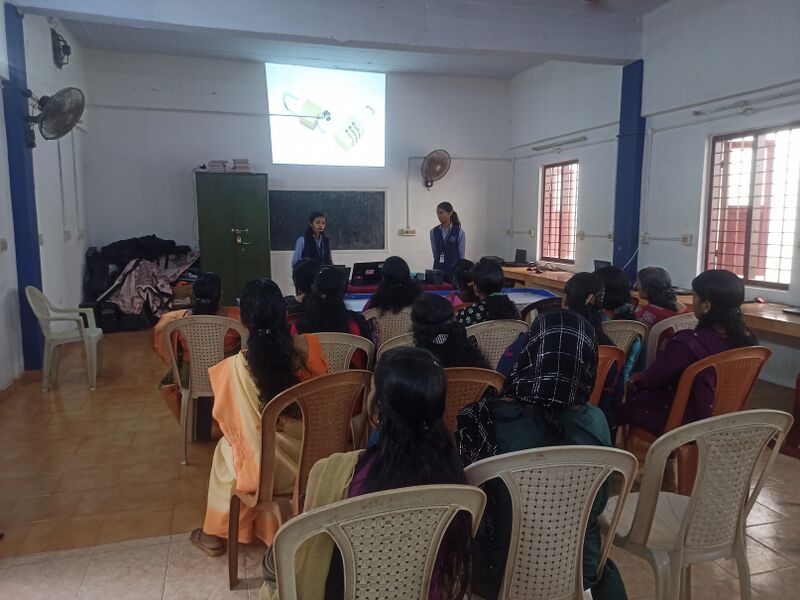 പ്രമാണം:36026 amma1.resized.jpg