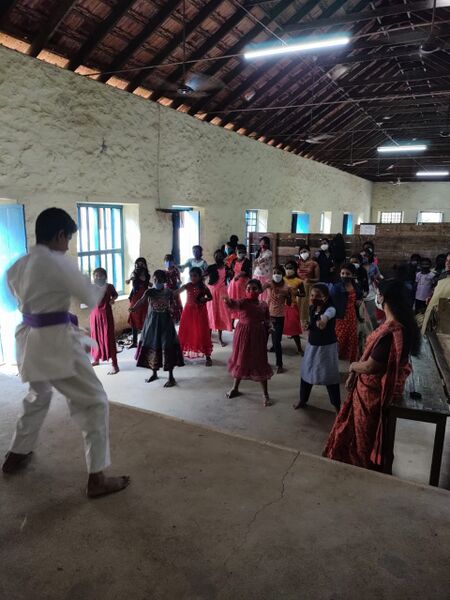 പ്രമാണം:38047 Karatte2.jpeg