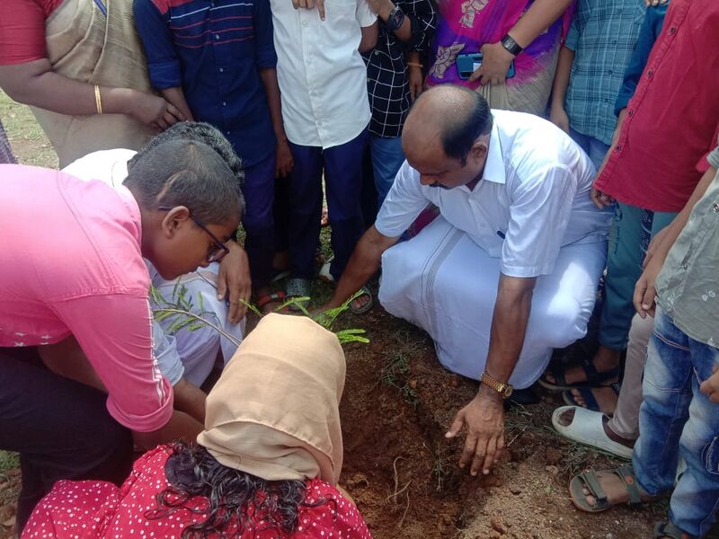 പ്രമാണം:42061 june 5.1.jpg