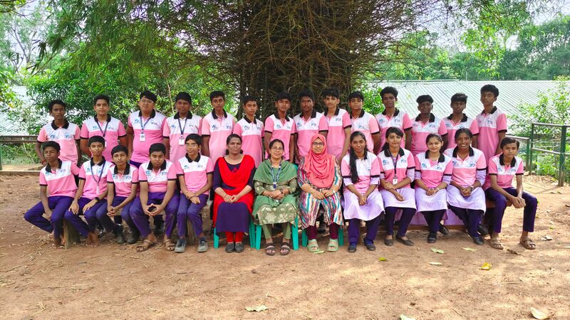 പ്രമാണം:Std8LK photo.jpg