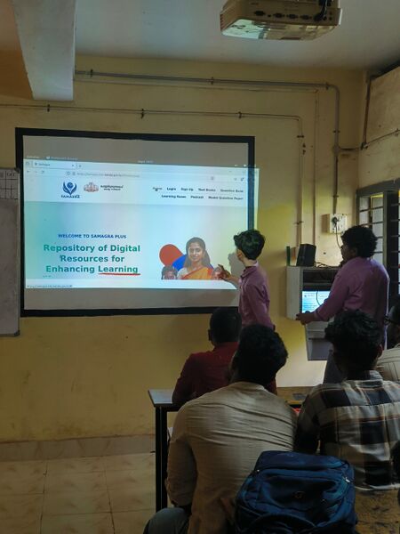 പ്രമാണം:19074 smg3.jpg