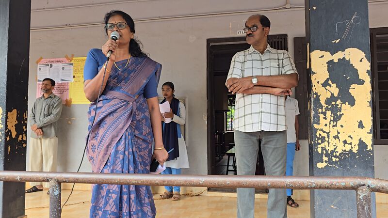 പ്രമാണം:20036-Foss 3.jpg