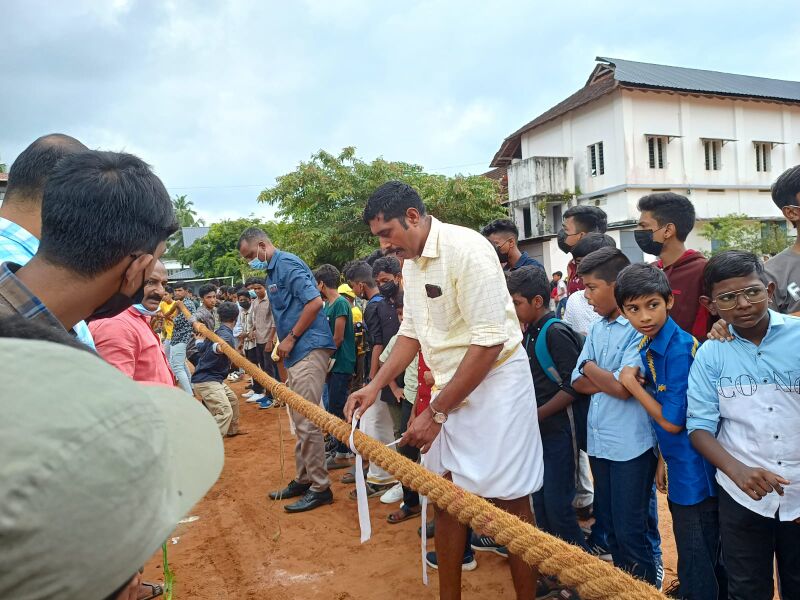 പ്രമാണം:24051-tsr-ഓണം 2022.jpg