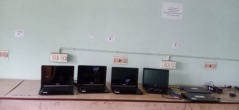 പ്രമാണം:32042computer lab.jpeg