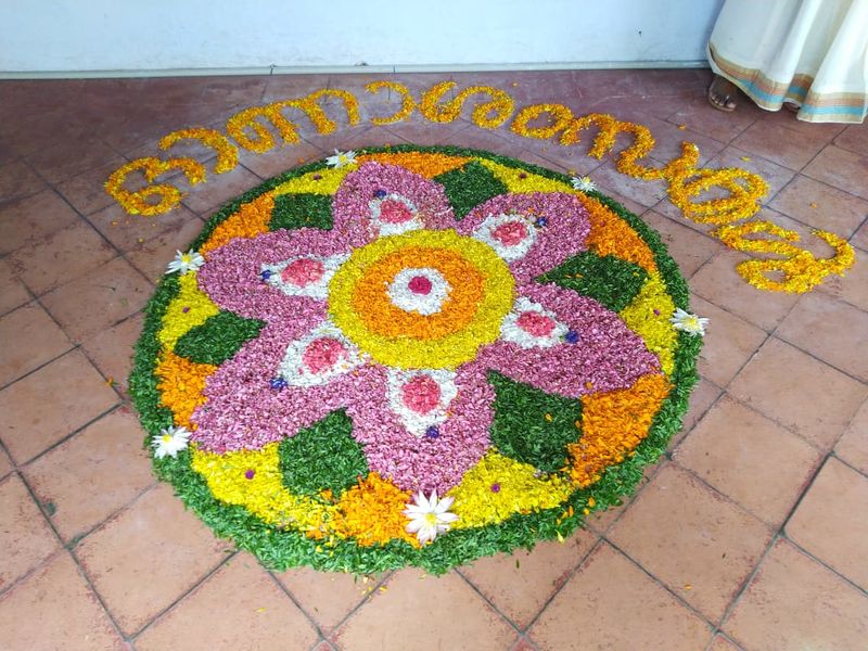പ്രമാണം:33070ONAM19-20.jpg
