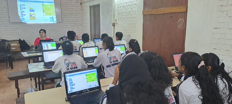 പ്രമാണം:36035 lkcamp2.jpg