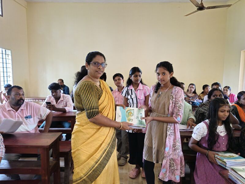 പ്രമാണം:37001-Textbook Distribution 2025.jpg