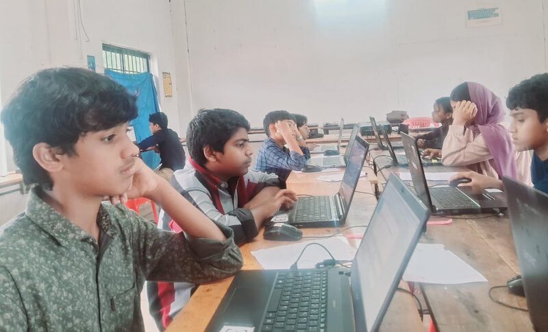 പ്രമാണം:15006 lk apt.jpeg