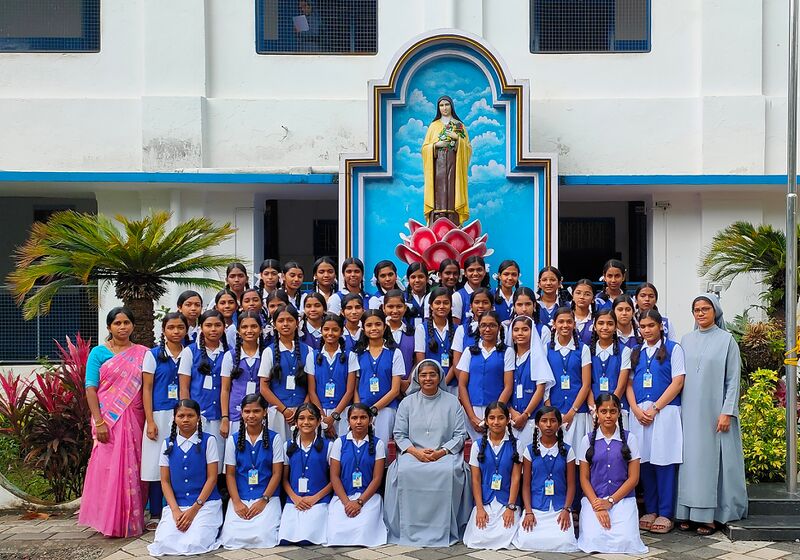 പ്രമാണം:21001 Group Photo 2023-26.jpg