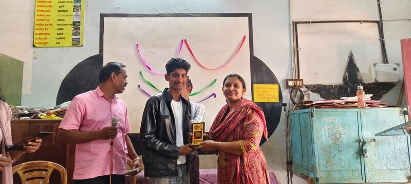 പ്രമാണം:21015-Excellence in Desktop Publishing.jpg