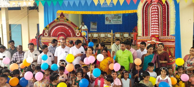പ്രമാണം:23053-pravesanolsavam 2.jpg