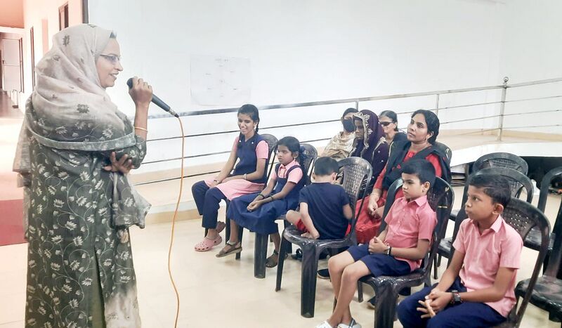 പ്രമാണം:24348 Gbs M&Y 1.jpg