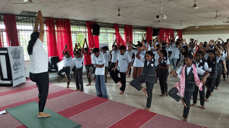 പ്രമാണം:25123 Yoga day.jpg