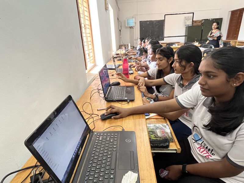 പ്രമാണം:35050 lk9c11.jpg