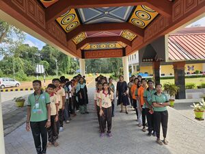 38004 LK at science city.jpg