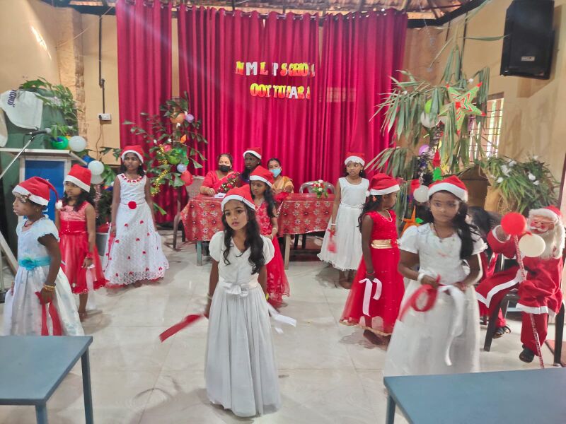 പ്രമാണം:38524 X' mas programme.jpeg