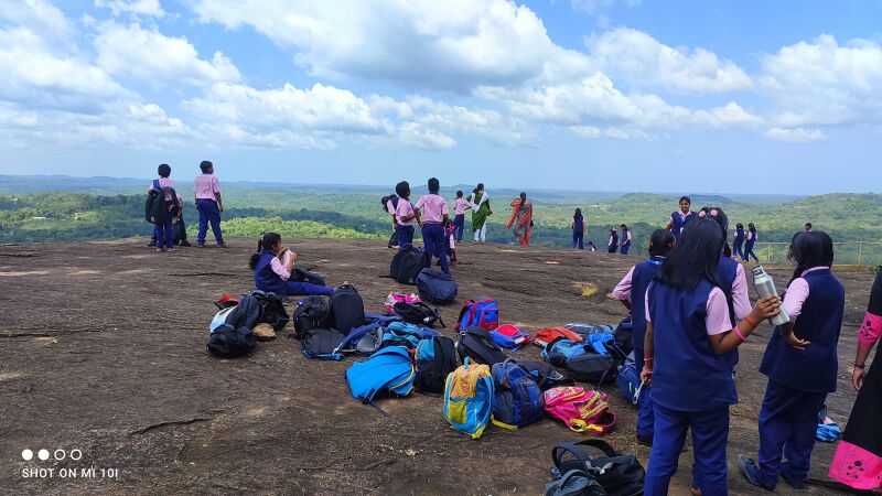 പ്രമാണം:39055 tour2.jpeg