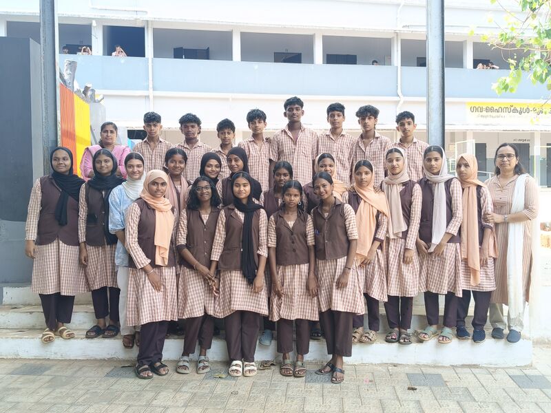 പ്രമാണം:48138 LK Batch 25-28.jpeg