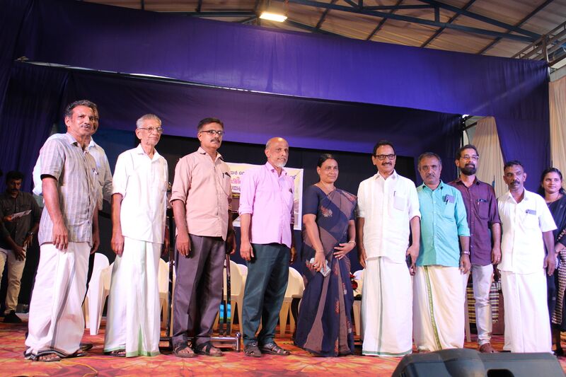 പ്രമാണം:Chss little kites,.JPG