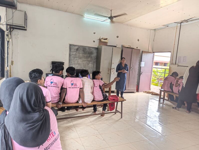 പ്രമാണം:18139 school camp 25-28.jpg
