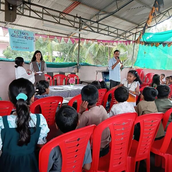 പ്രമാണം:19812 vidhyarangam2.jpg