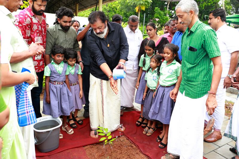 പ്രമാണം:22212cnnglpsenv.day1.jpg