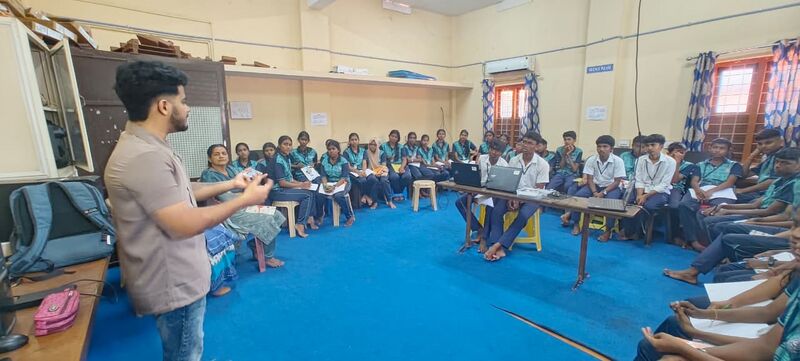 പ്രമാണം:23053robo class 4-2025-09-25-20-51-09.jpg