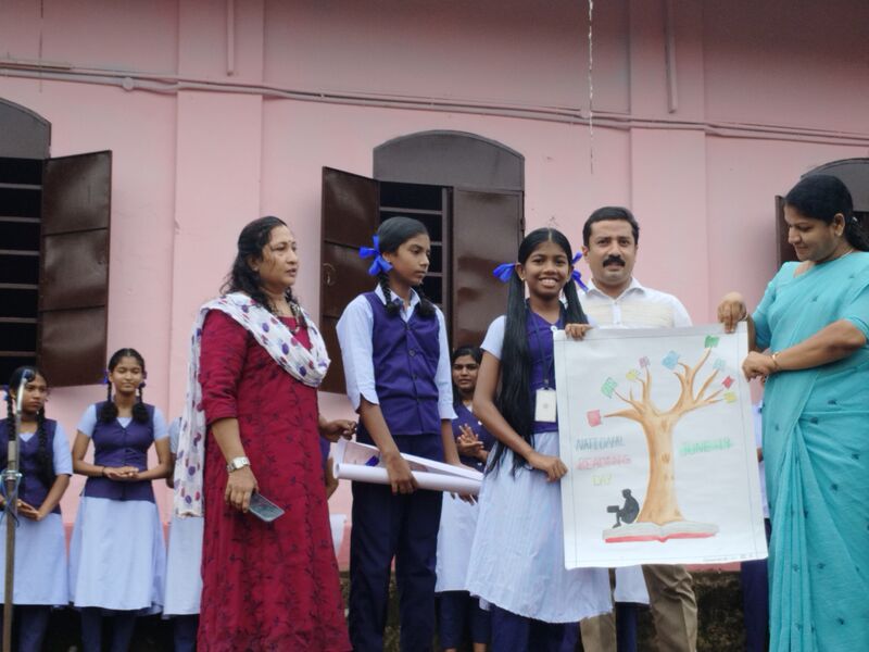 പ്രമാണം:23057 Readingday1.jpg