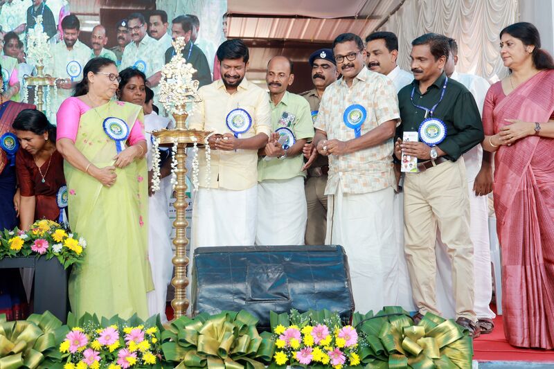 പ്രമാണം:23077.jpg